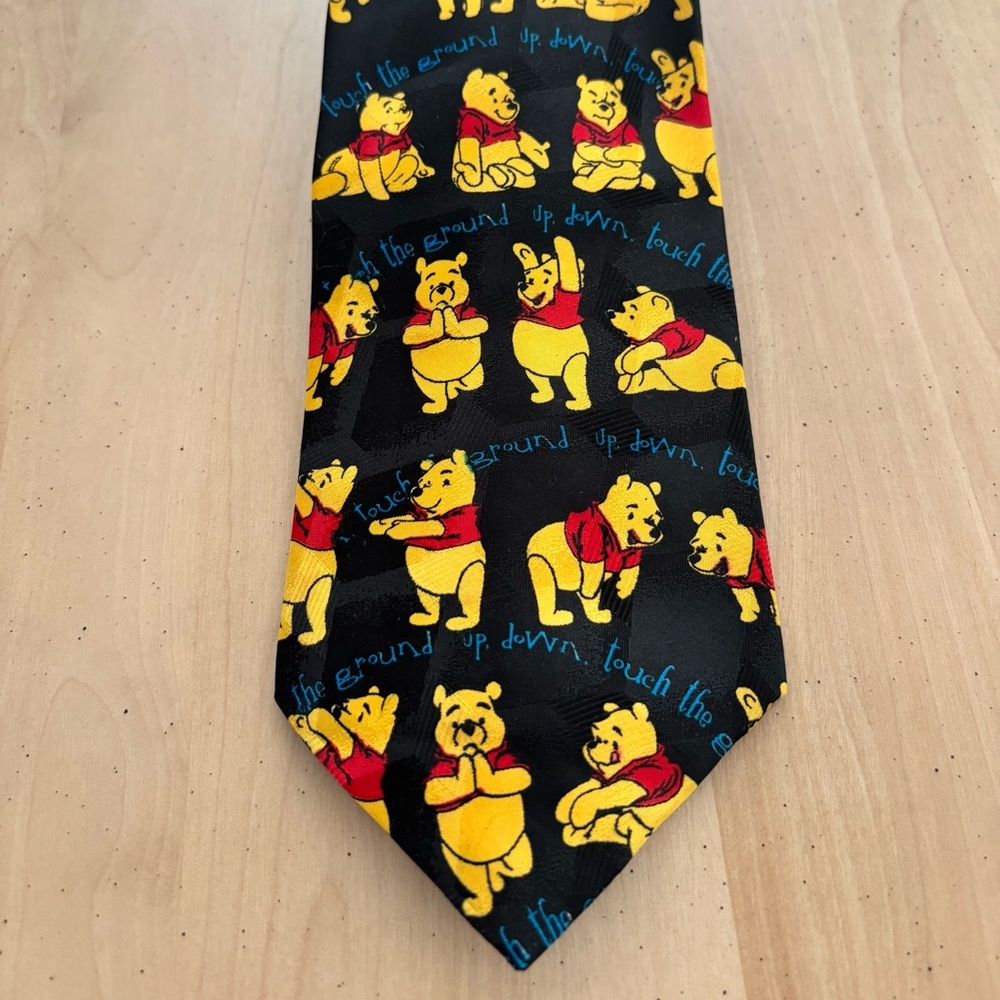 DISNEY WINNIE THE POOH Necktie.  Colorful, Cute & Fun Classic Winnie.